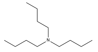 Chemical structure of a tertiary amine for solubility analysis in water.